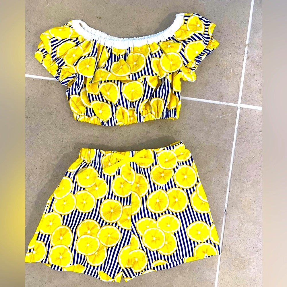 Size 4t lemon print girls two piece outfit